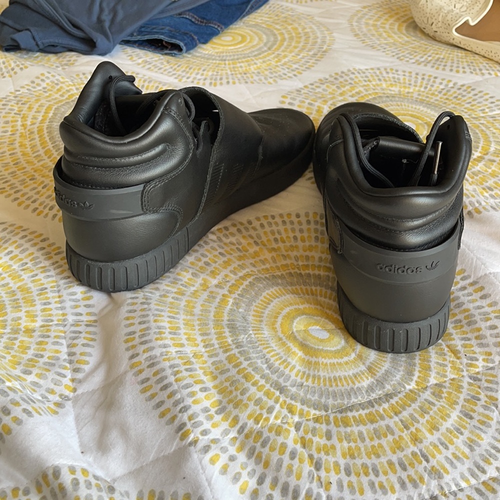 Shoes - Picture 3 of 3